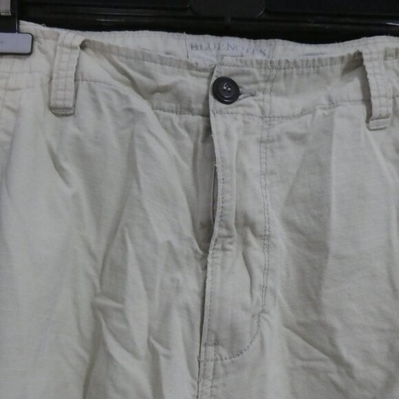 BLUENOTES - Classic Cargo - Knee Length | size 38 | Beige Cargo Shorts - Picture 4 of 16